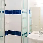 Mezzanine Avec Piscine, Wifi Et Animaux Admis A - Fr-1-409-52 Villa Gruissan