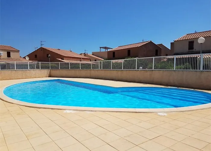 Villa Pavillon Mezzanine Avec Piscine Collective Et Wifi - Fr-1-409-52